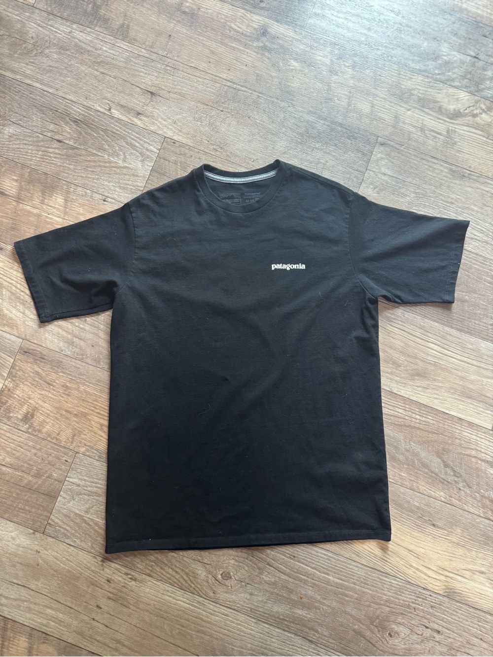 Patagonia Men's P-6 Logo Responsibili-Tee